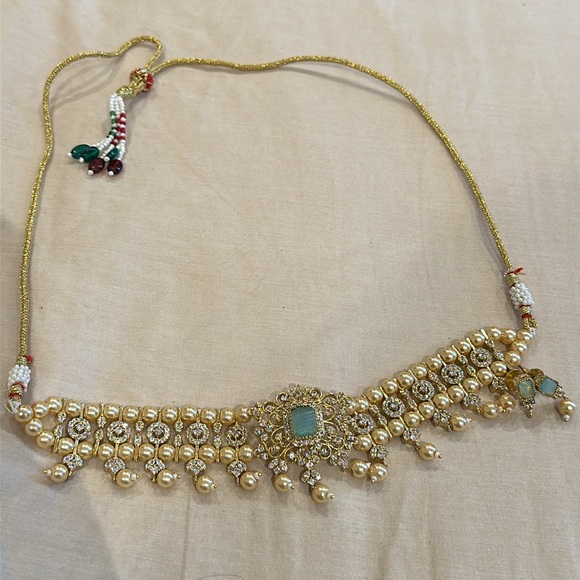 Grey Choker necklace with earrings - Picture 2 of 2